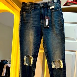 No Boundaries high rise Mom Jeans